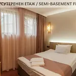 хюго