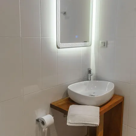хюго 3*