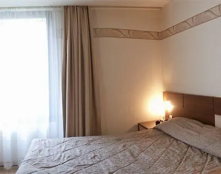 Hugo Hotel 3*